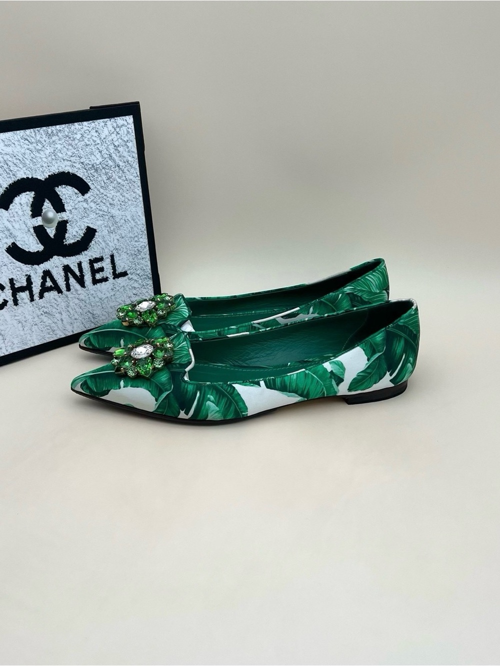 Dolce & Gabbana Green Tropical Leaf Embellished Pointed Flats